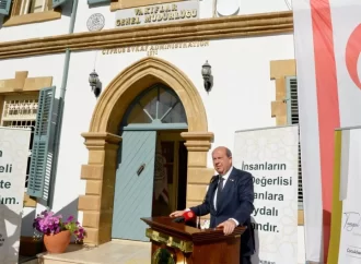 Ρίχνει στο τραπέζι την ανταλλαγή περιουσιών ξεκινώντας με ΕΒΚΑΦ